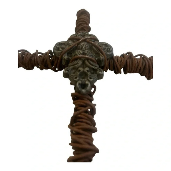 Artistic Wired Cross Handcrafted - Picture 3 of 7